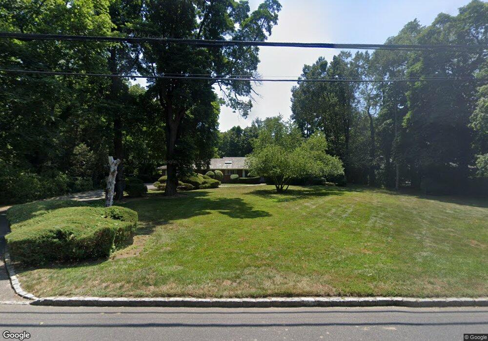 18 Barkers Point Rd, Port Washington, NY 11050 - photo 1