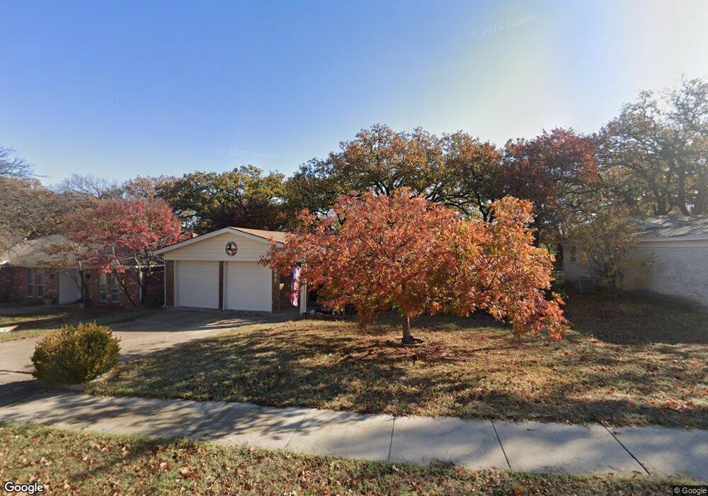 940 Jerry Ln, Bedford, TX 76022 - photo 1