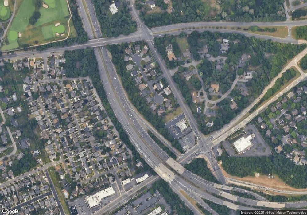 22 Laurel Ln, Old Westbury, NY 11568 - photo 1