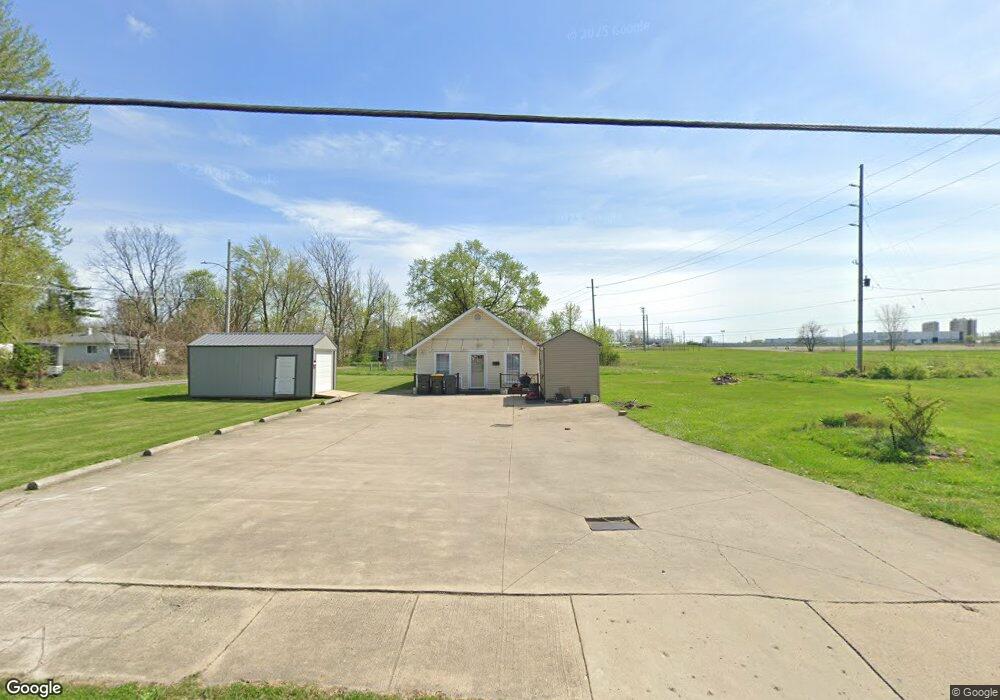 1323 W 22nd St, Anderson, IN 46016 - photo 1