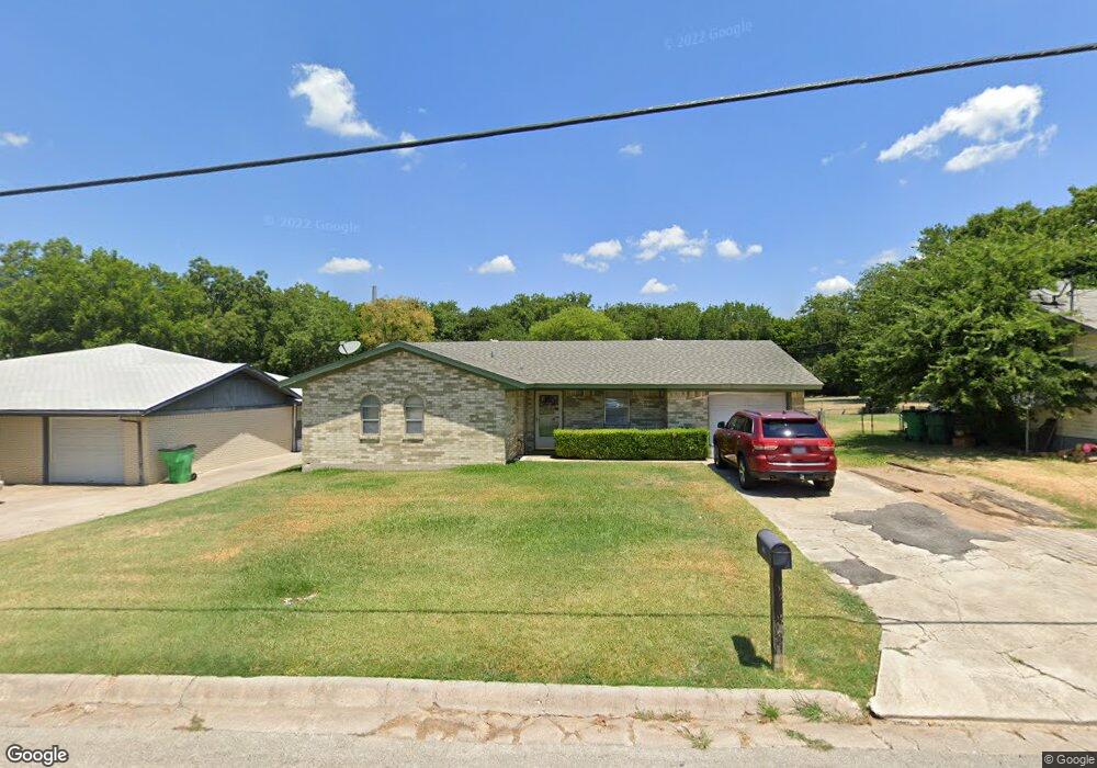 807 W Star St, Gainesville, TX 76240 - photo 1