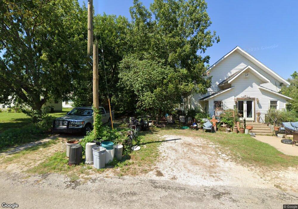 407 E Wilson St, Yates Center, KS 66783 - photo 1