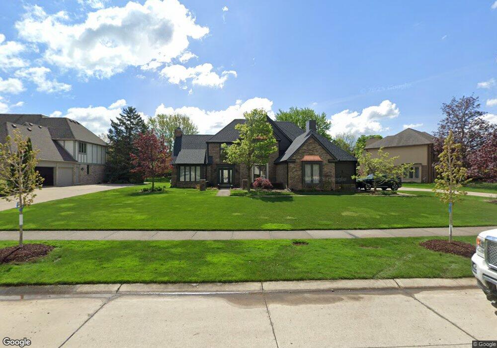 4726 Riverchase Dr, Troy, MI 48098 - photo 1