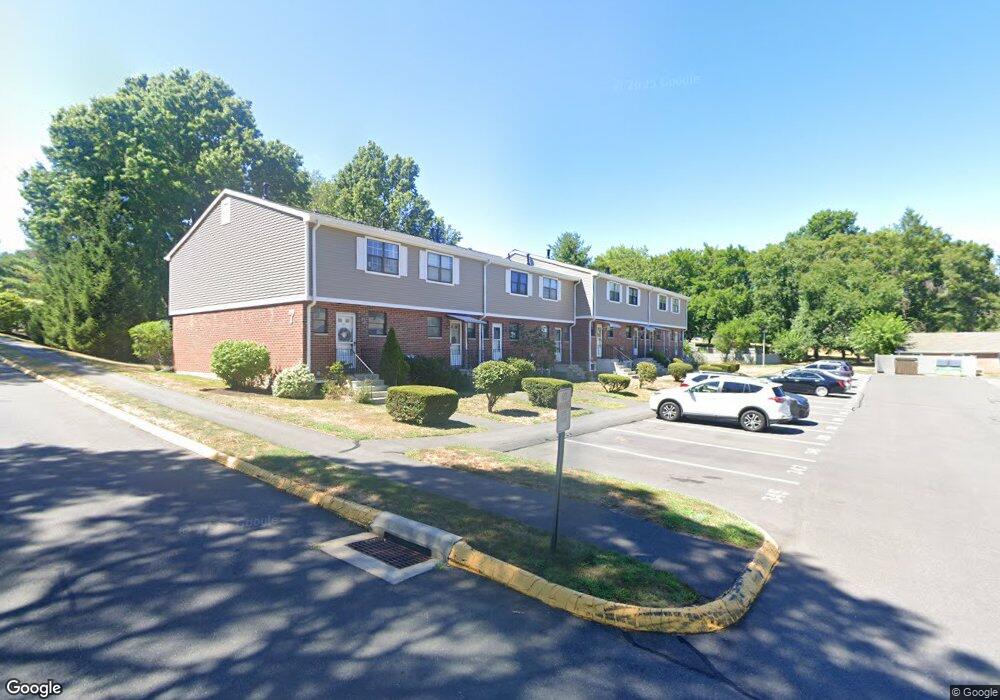 339 Hampton Ct, Newington, CT 06111 - photo 1