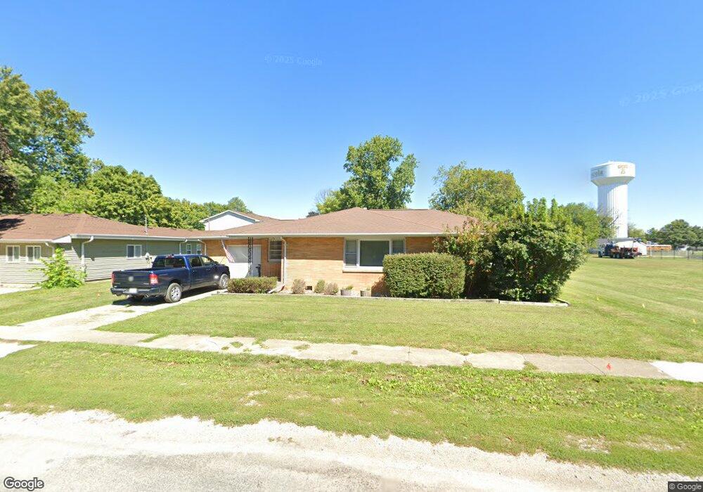802 E Van Allen St, Tuscola, IL 61953 - photo 1