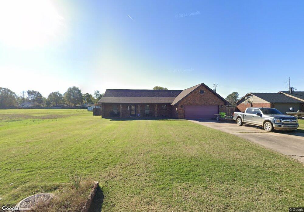 1304 E 20th St, Stuttgart, AR 72160 - photo 1