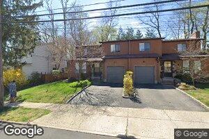 9 Oldwood Rd S, Port Washington, NY 11050