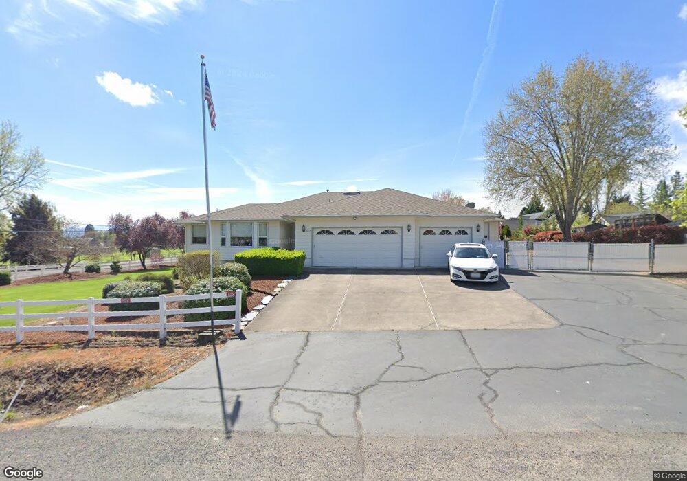 3113 View Cir, Central Point, OR 97502 - photo 1