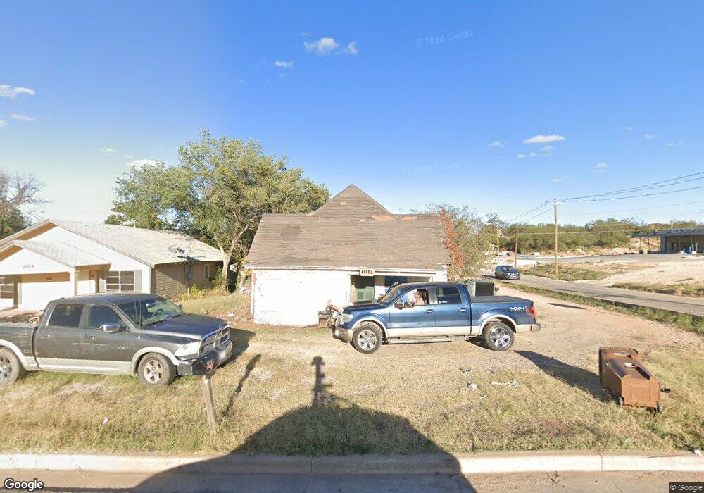 1011 Scurry St, Big Spring, TX 79720 - photo 1
