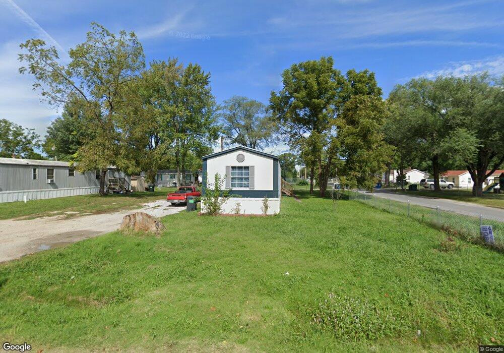 8913 Stowers Ln, Collinsville, IL 62234 - photo 1