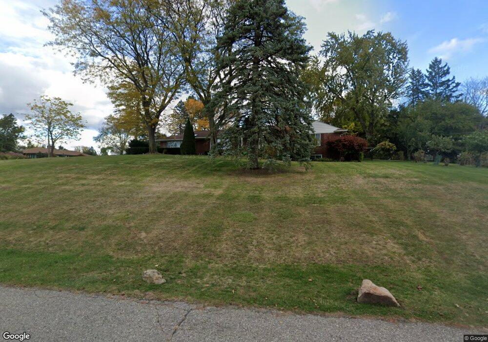 6775 Valley Spring Dr, Bloomfield Hills, MI 48301 - photo 1