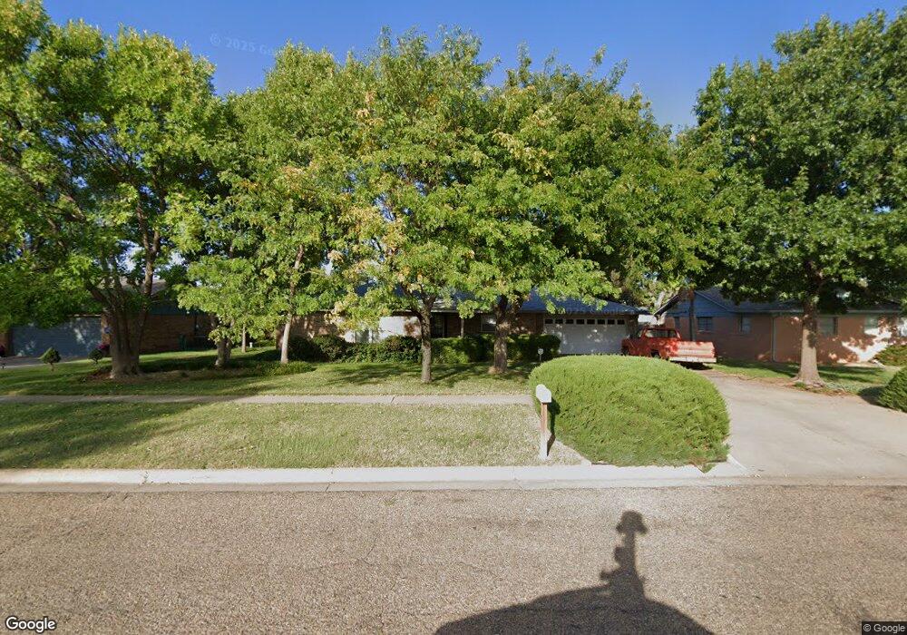 916 Mills Ave, Dumas, TX 79029 - photo 1