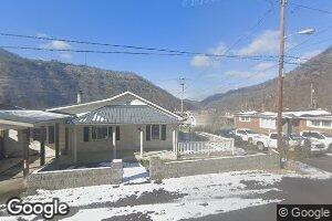310 W 5th St, Elkhorn City, KY 41522