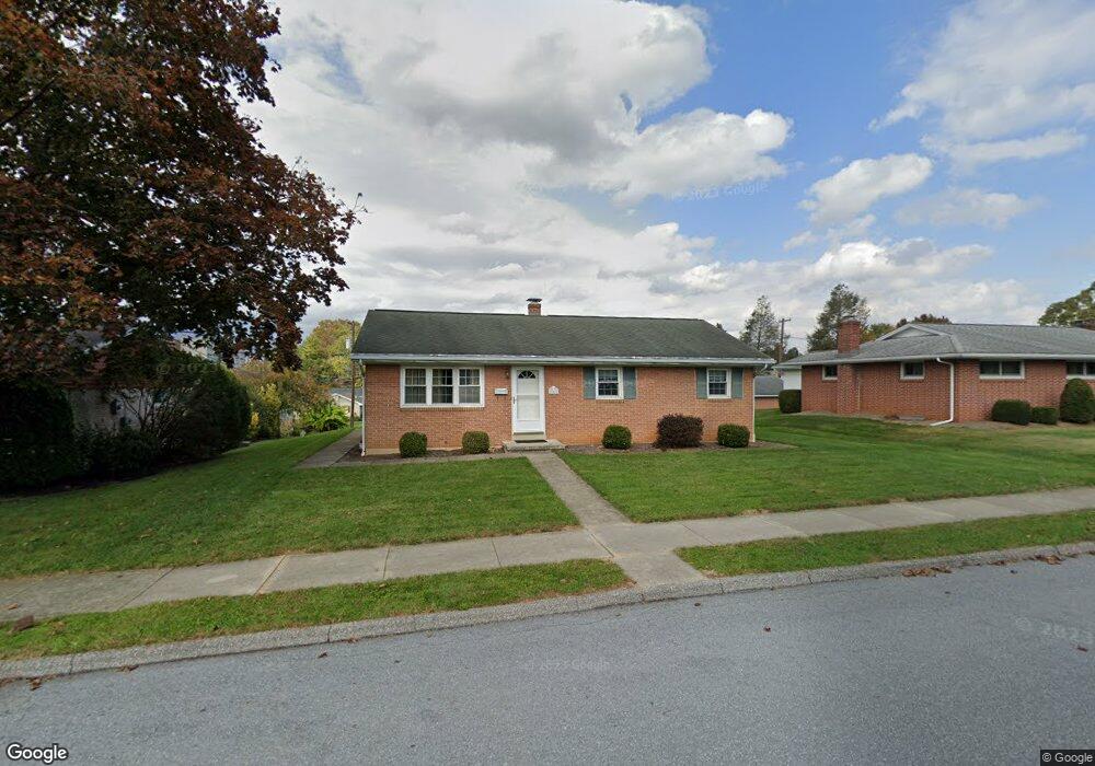 541 Cedar Ave, Hershey, PA 17033 - photo 1