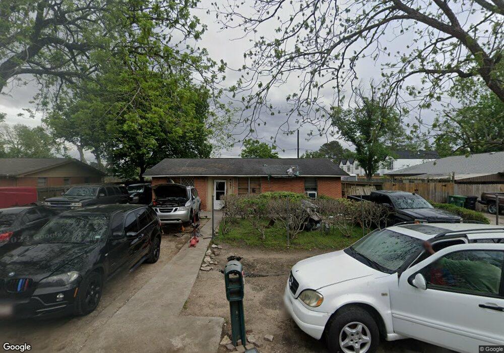5914 Maxroy St, Houston, TX 77091 - photo 1