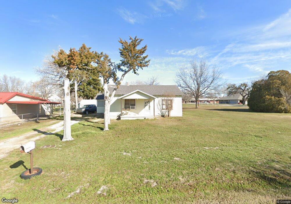 605 NW Pecan Ave, Cache, OK 73527 - photo 1