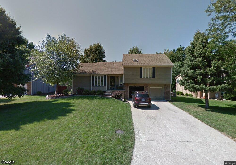 8118 Widmer Rd, Lenexa, KS 66215 - photo 1