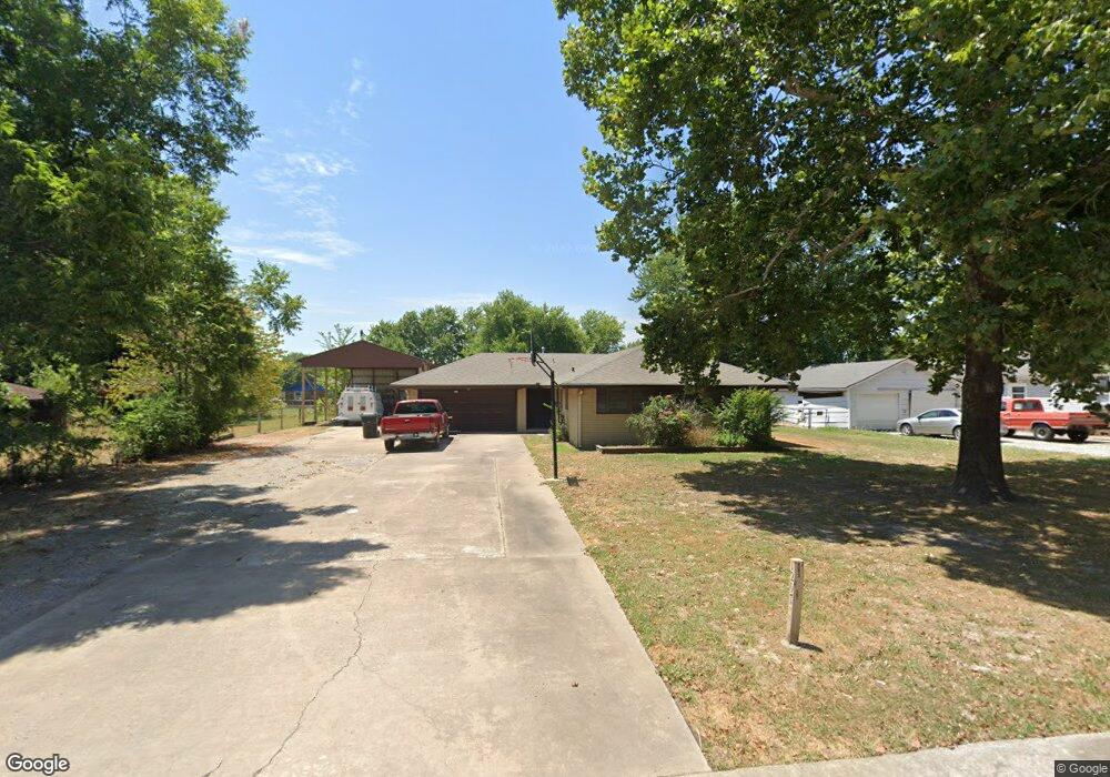 1207 N Jay St, Claremore, OK 74017 - photo 1