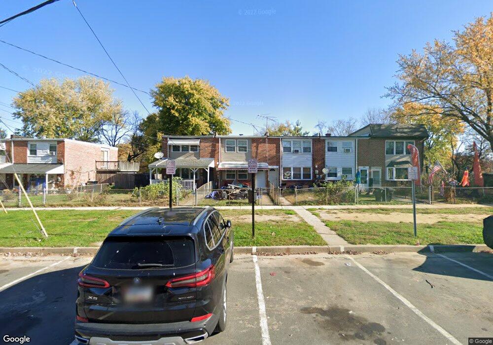 1014 Fredonia Ct, Halethorpe, MD 21227 - photo 1