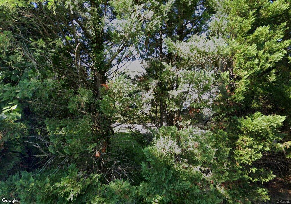 1 Bayside Dr, Manhasset, NY 11030 - photo 1