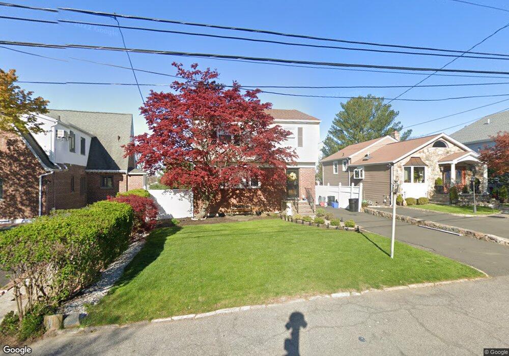 71 Windermere Dr, Yonkers, NY 10710 - photo 1
