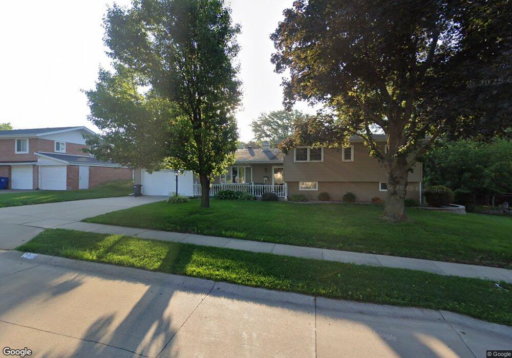 2919 Olympia Dr, Bettendorf, IA 52722 - photo 1