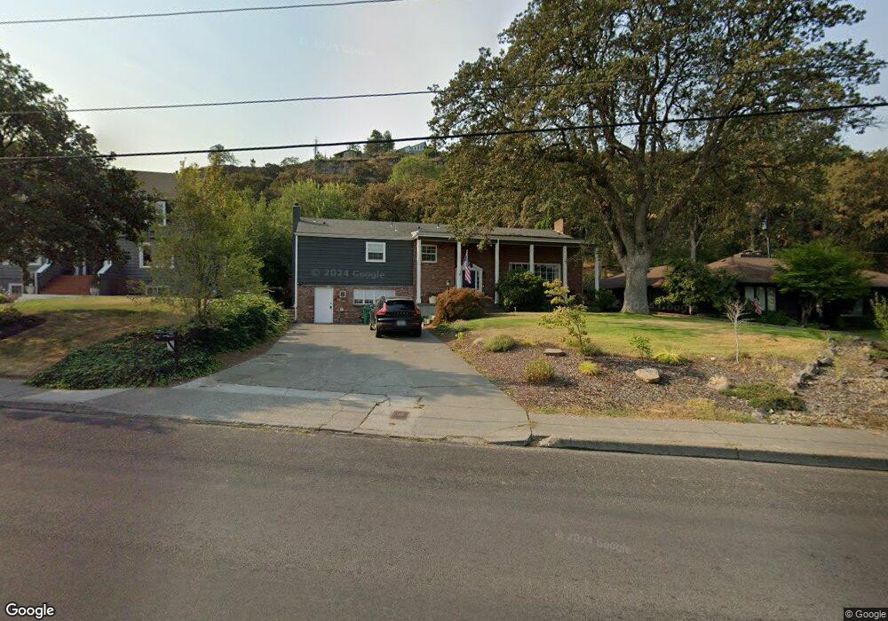 904 E 16th St, the Dalles, OR 97058 - photo 1