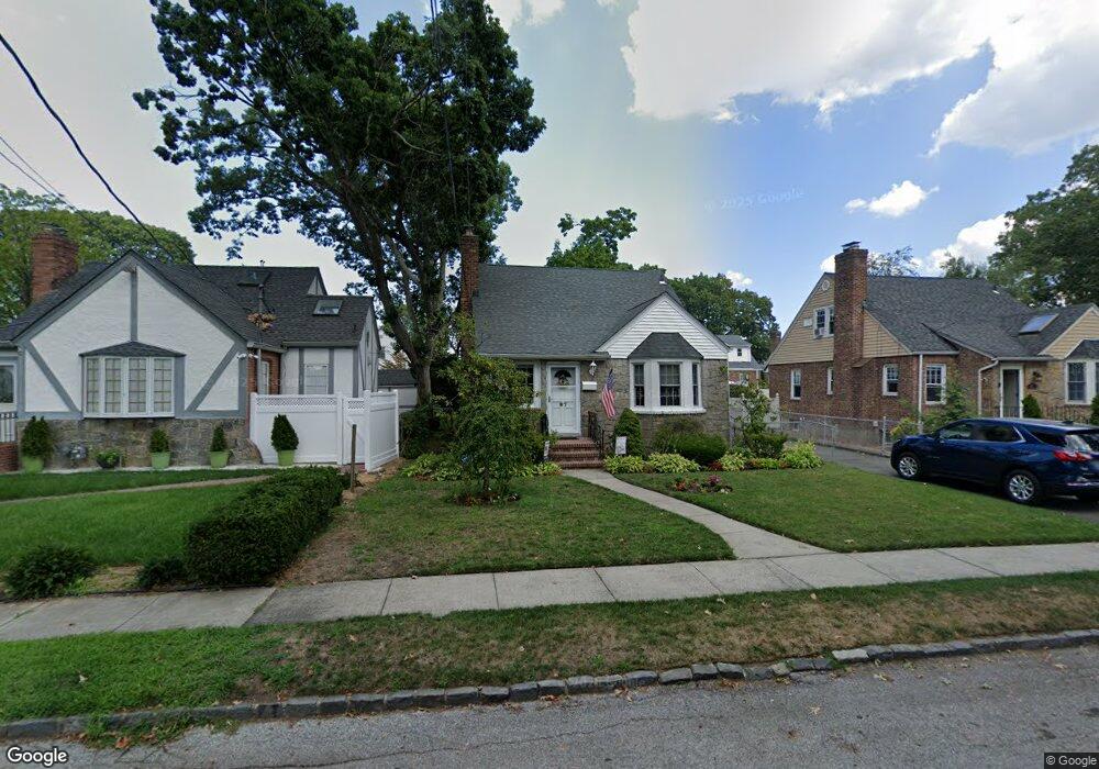 87 E Euclid St, Valley Stream, NY 11580 - photo 1