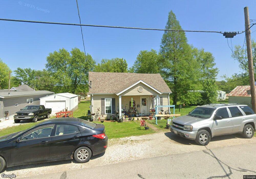 204 Bloomfield Rd, Loogootee, IN 47553 - photo 1