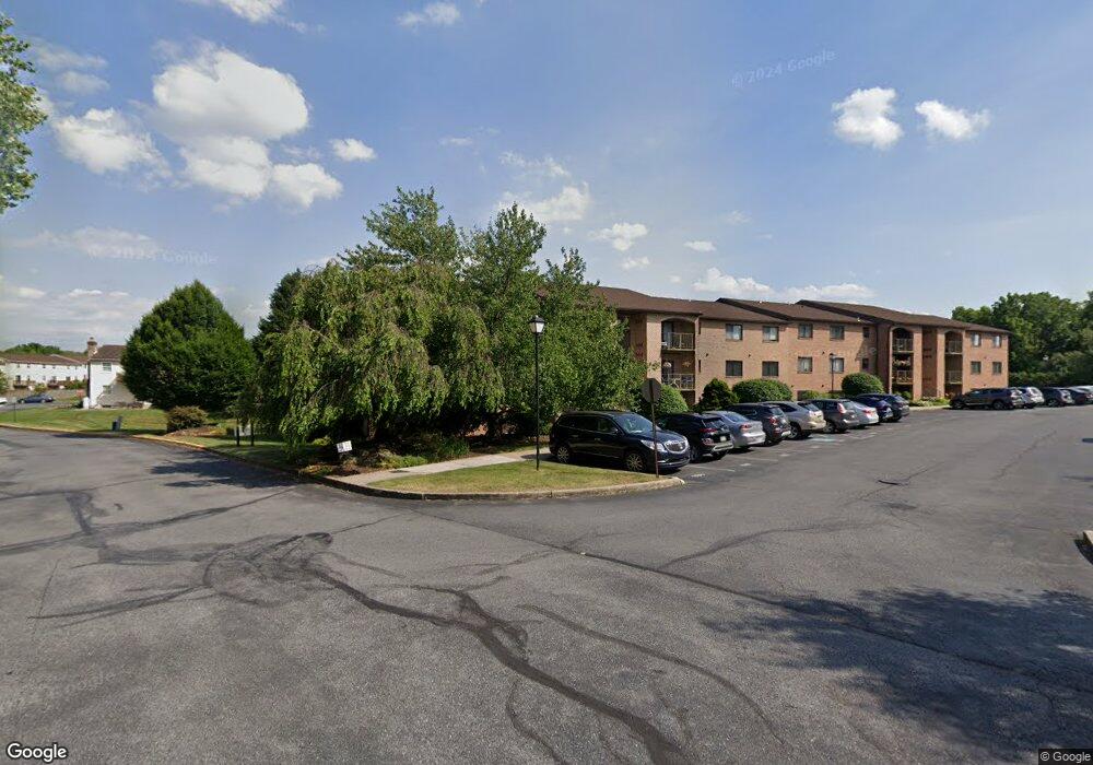 938 Cold Spring Rd unit 8, Allentown, PA 18103 - photo 1