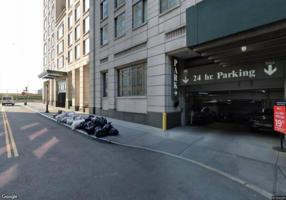 240 Riverside Blvd unit 5, New York, NY 10069 - photo 1