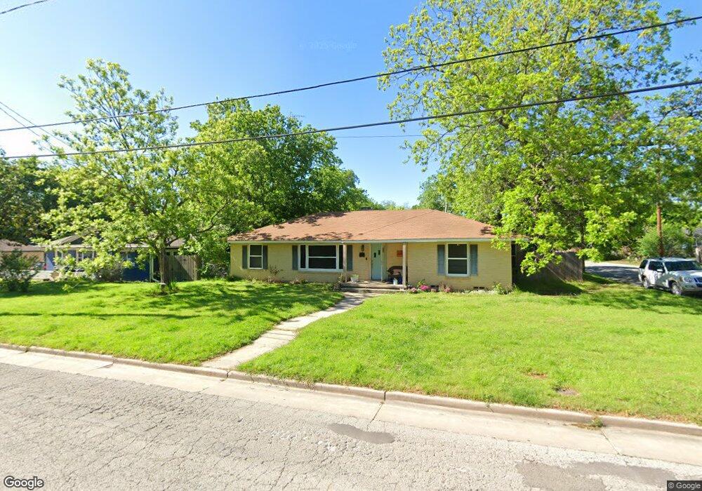 227 E Hird St, Gainesville, TX 76240 - photo 1