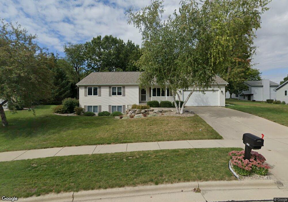 208 Robinson Rd, Oregon, WI 53575 - photo 1