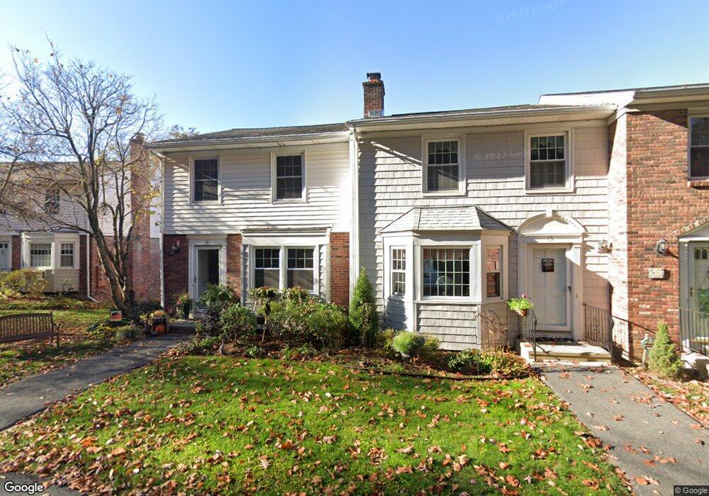 16 Silvermine Manor unit 16, Brookfield, CT 06804 - photo 1