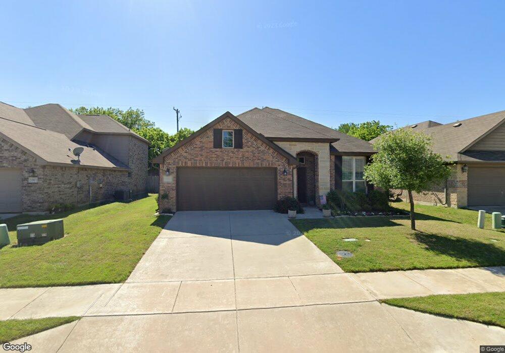 1005 Vintage Ave, Gainesville, TX 76240 - photo 1