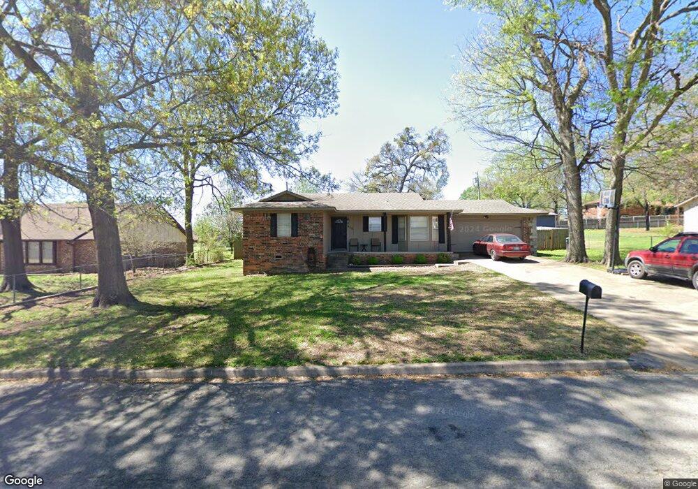 906 Owens St, Tahlequah, OK 74464 - photo 1