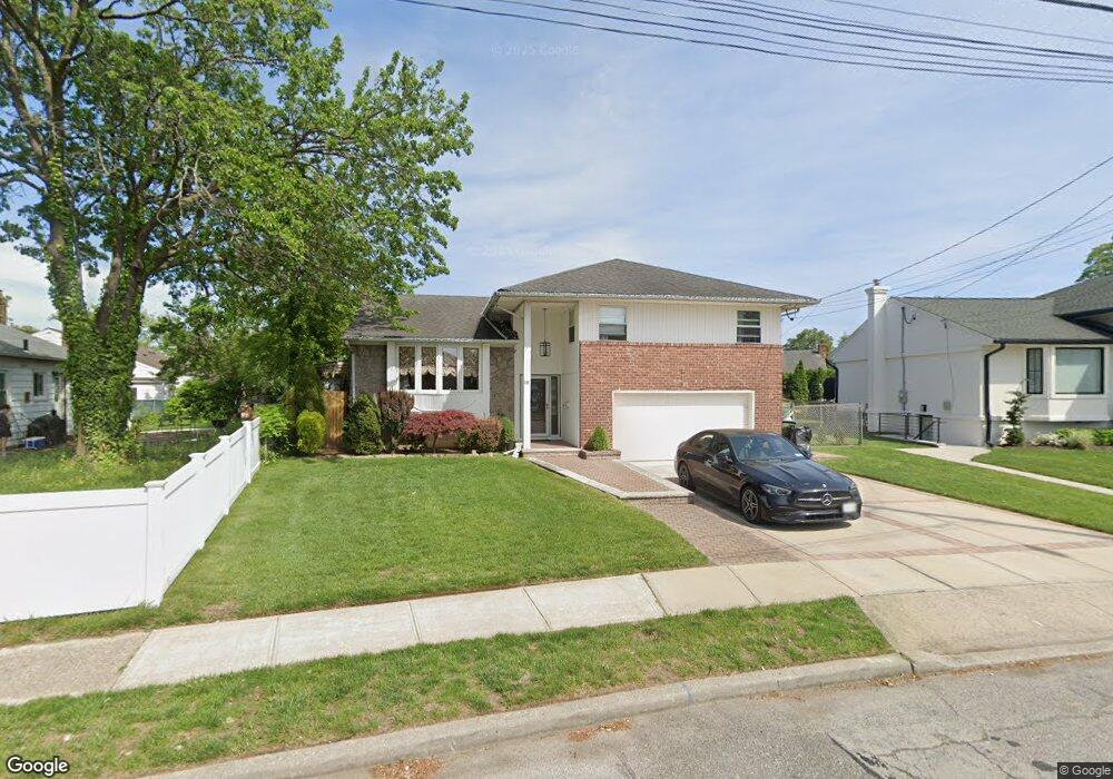 395 Paul Ct, West Hempstead, NY 11552 - photo 1