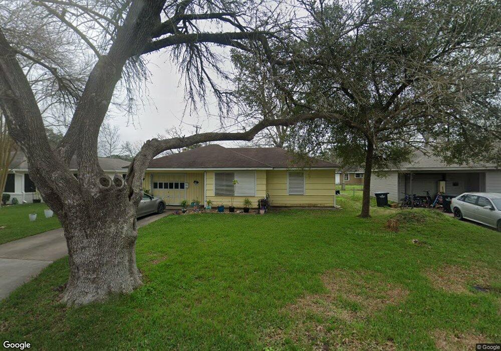 1754 S Park Dr, Alvin, TX 77511 - photo 1