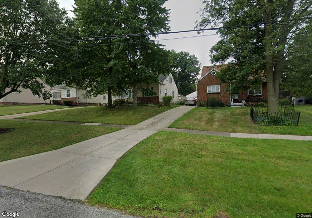 17180 Mccracken Rd, Maple Heights, OH 44137 - photo 1