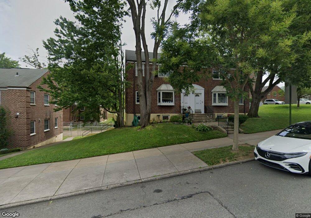 5755 Marathon Pkwy, Little Neck, NY 11362 - photo 1