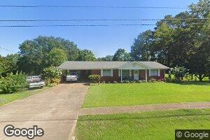 219 E Main St, Noxapater, MS 39346