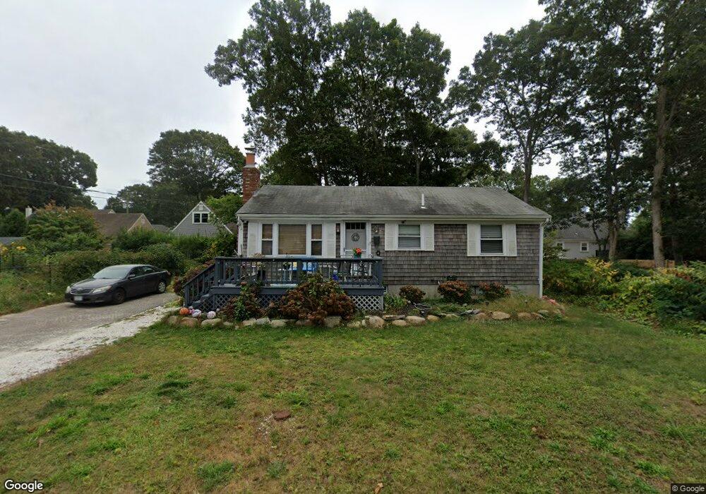 31 Chestnut St, Teaticket, MA 02536 - photo 1