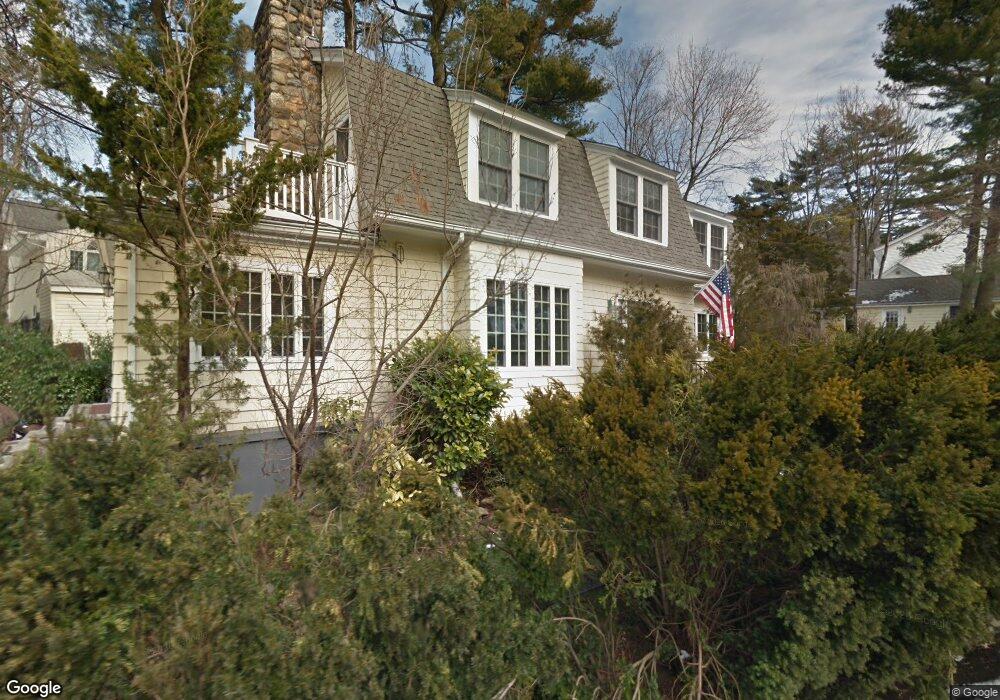 283 Thompson Shore Rd, Manhasset, NY 11030 - photo 1