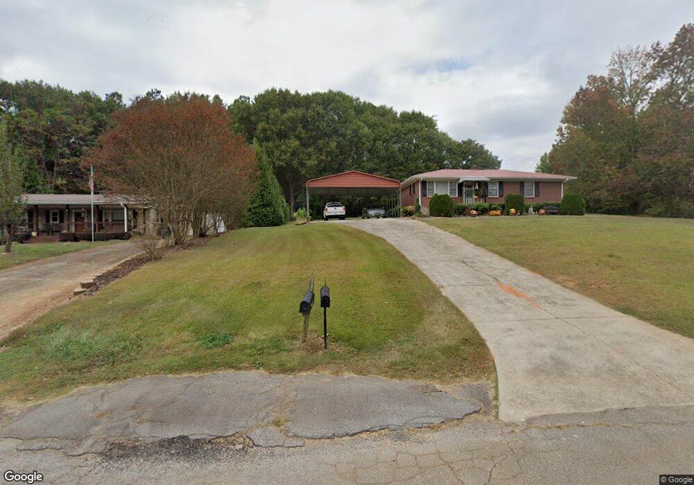 811 Robinhood Dr, Walhalla, SC 29691 - photo 1