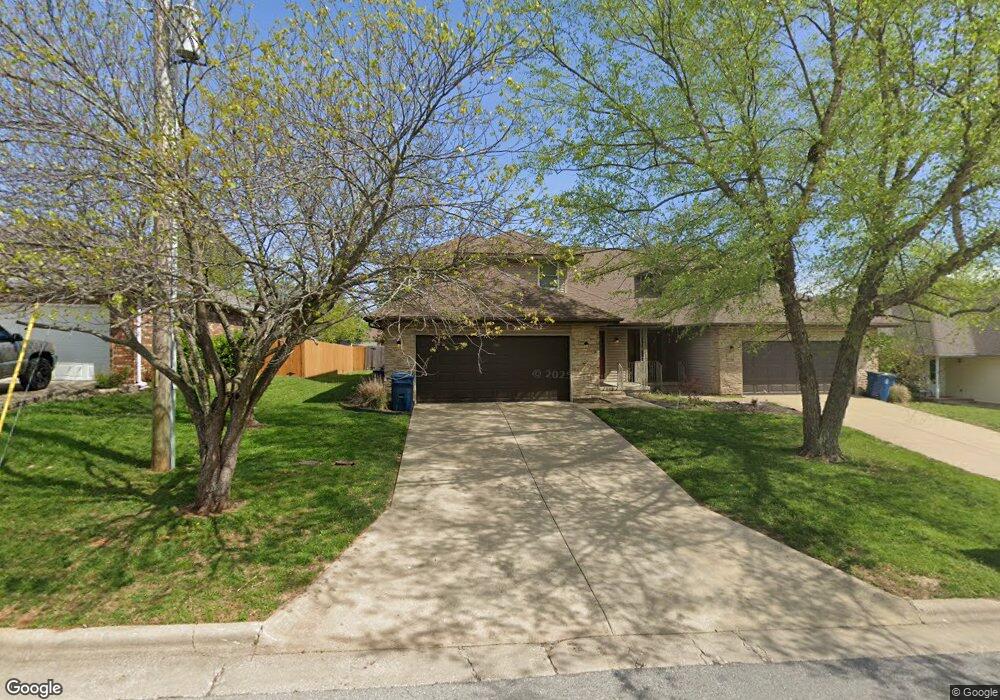 611 W Bryant, Nixa, MO 65714 - photo 1