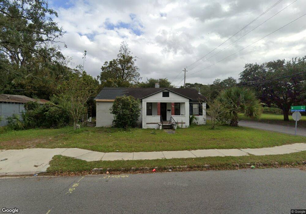 2402 Gordon St, Brunswick, GA 31520 - photo 1