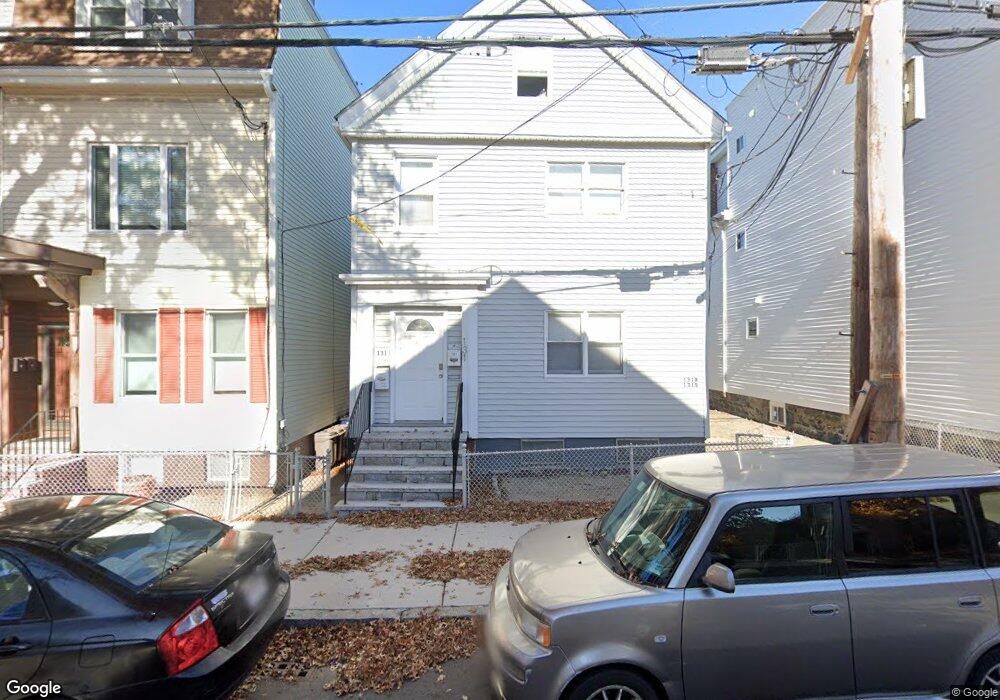 131 Thorndike St unit 2, Cambridge, MA 02141 - photo 1