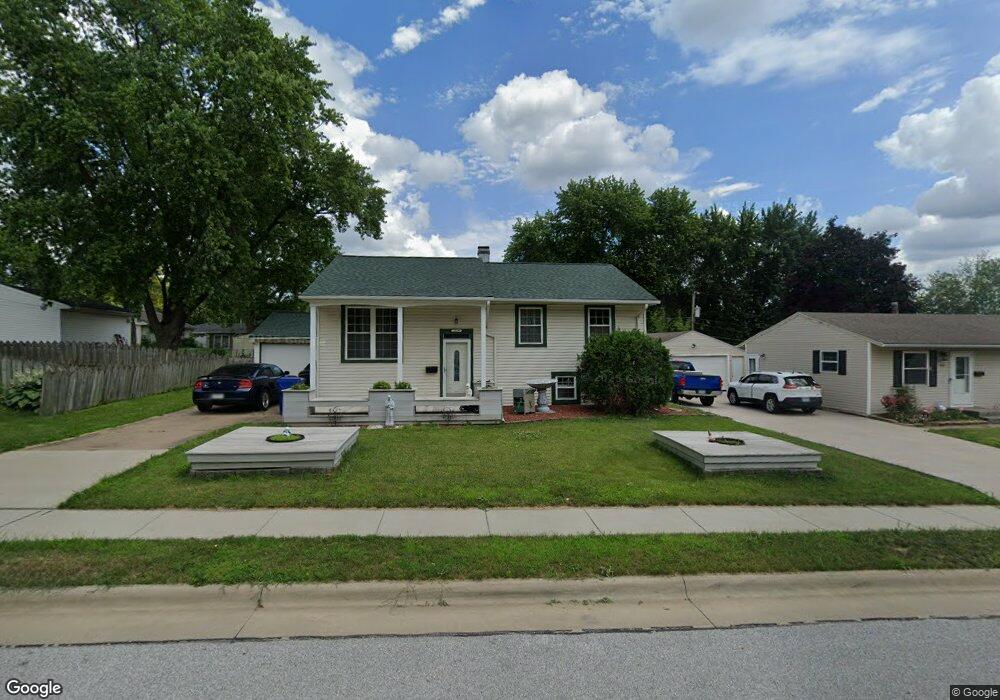 1119 N Elmwood Ave, Davenport, IA 52804 - photo 1