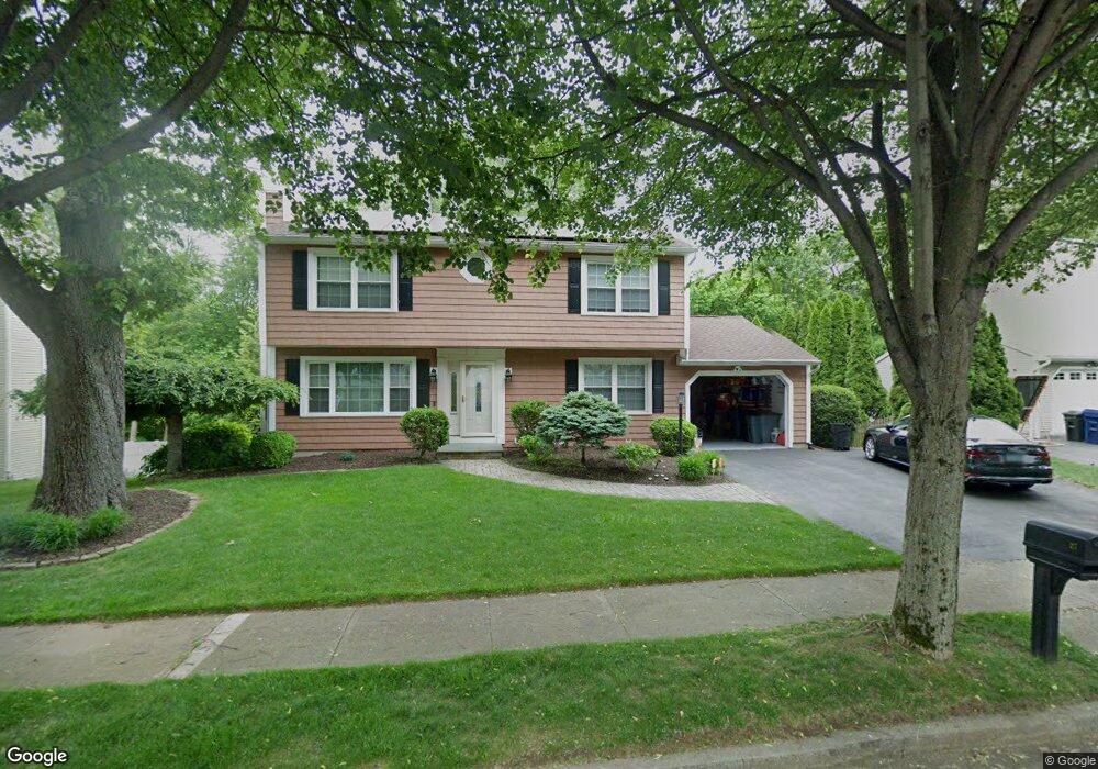 27 Down Draft Cir, West Haven, CT 06516 - photo 1