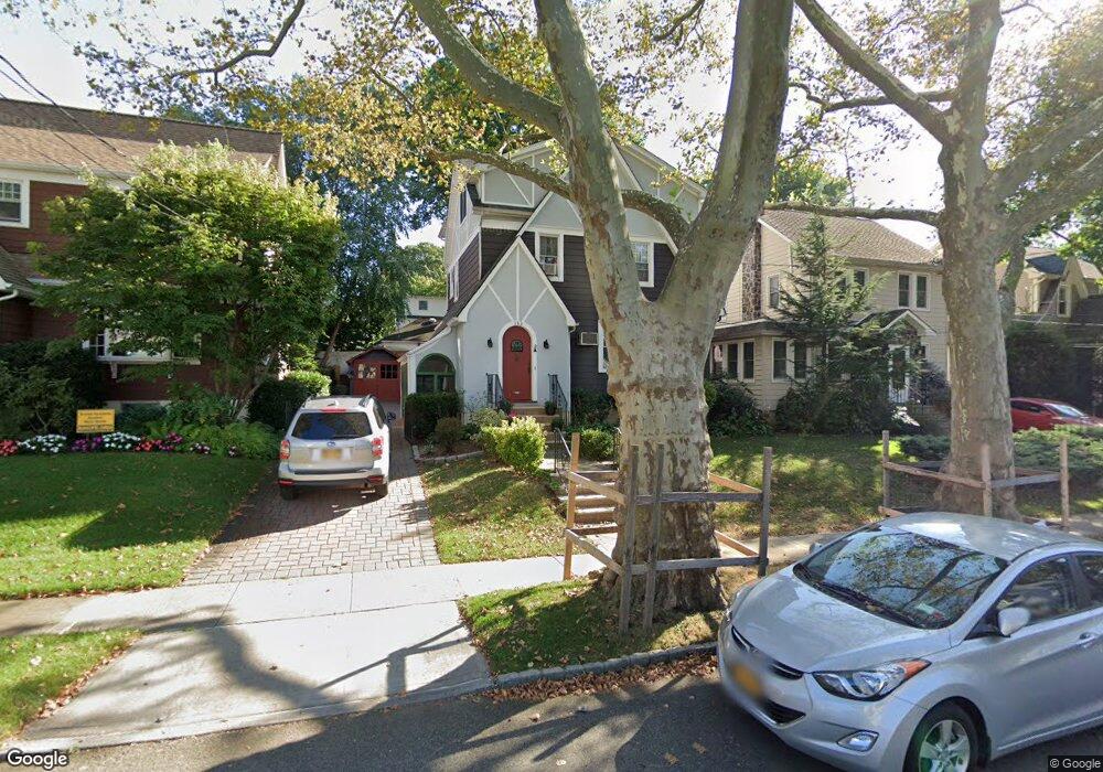 162 Crowell Ave, Staten Island, NY 10314 - photo 1